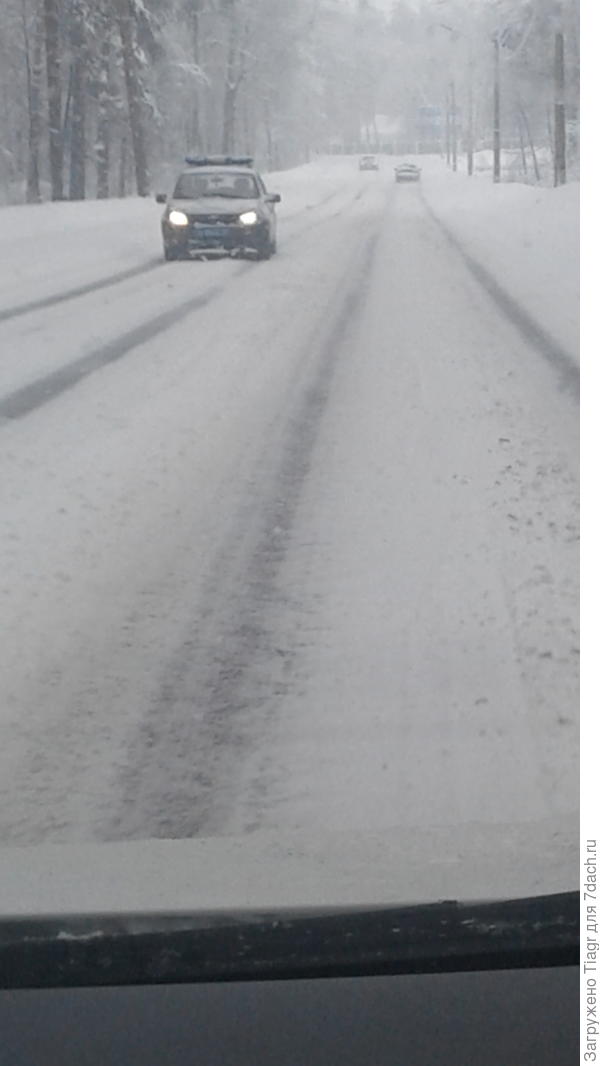 Вот уже на дорогу похоже))) Это уже на обратном пути в городе.