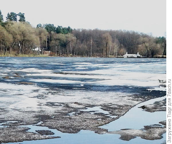вон он вдалеке виднеется))))