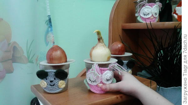 на полочку поставили, но есть и Огород весёлый (фоток сегодня нет, правда)))