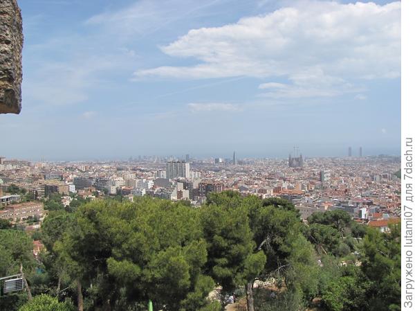 Вид на Барселону с самой высокой точки парка Гуэль