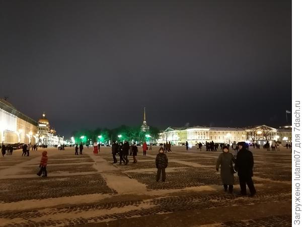 Вид с Дворцовой площади на Адмиралтейство и Исакиевский собор