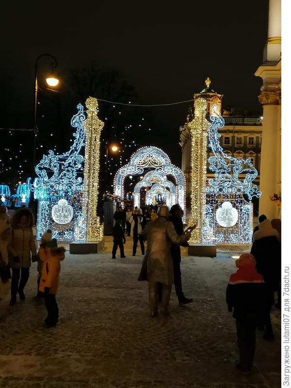 Возле Эрмитажа