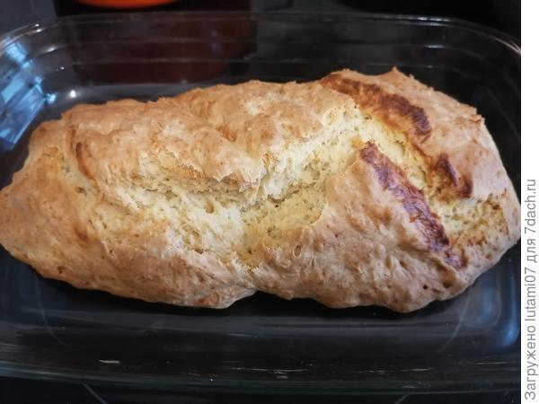 Булка. Не очень красивая, но с хрустящей корочкой