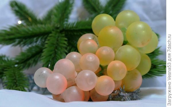 Виноград. Каждая ягодка - отдельный маленький шарик