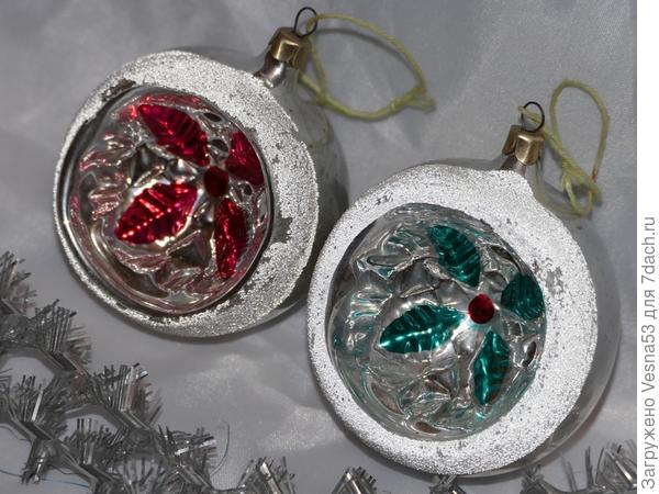 Эти мы любим вешать рядом с лампочкой, так красиво сверкают!