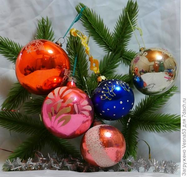 Двух совершенно одинаковых было не найти, жалко, много разбилось...