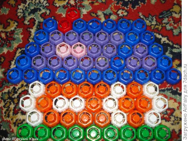 Поделки из крышек от детского пюре в паучах.