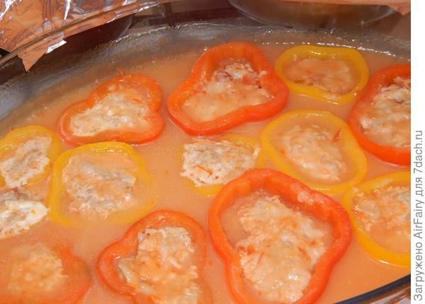 Запеченные фаршированные бочонки перца