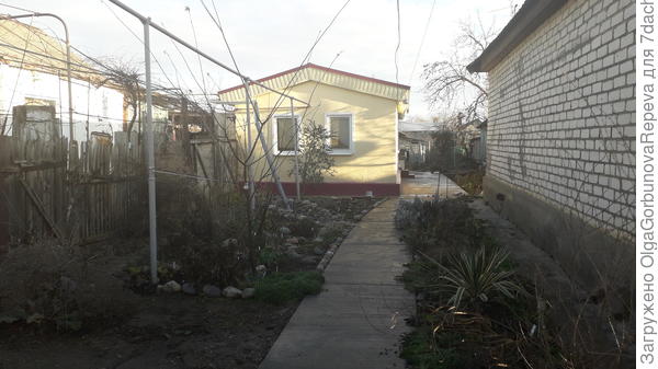 Вид от калитки.