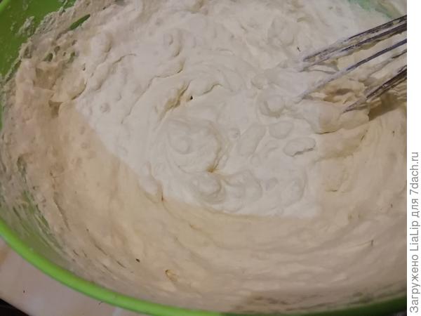 Выглядит как крем.