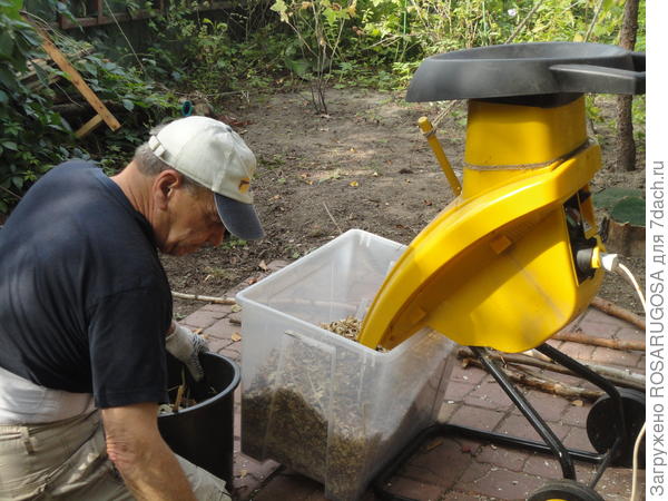 измельчитель садовых отходов (шредер) - полезное устройство в саду. фото автора