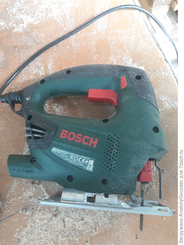 Вот он, мой надежный друг и помощник.Мой, Лобзик.