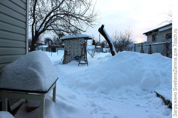 До дорожки уже не докопаться, хоть по верхам сняли