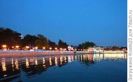 Геленджик,поздний вечер,пирс,вино,горячая пица,17 мая,любимые люди....:)