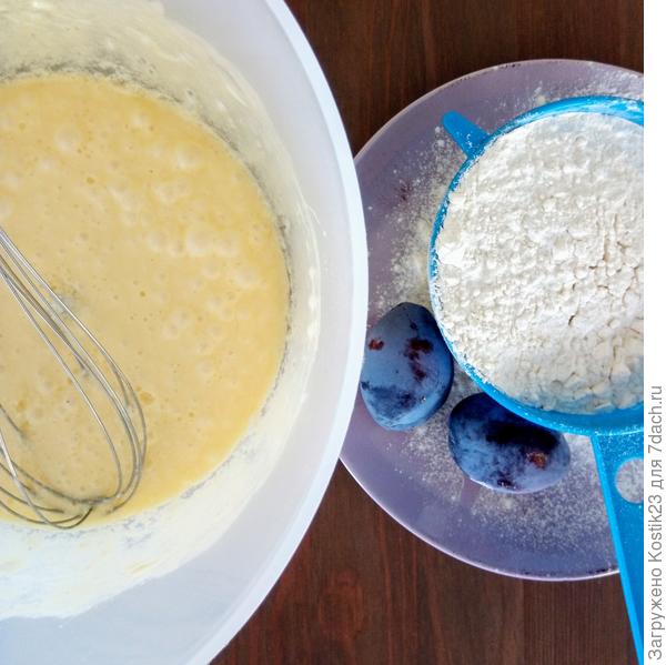 Пряный кекс со сливами и кокосовой стружкой и горячий кофейный шоколад с мятной ноткой () Пряный кекс со сливами и кокосовой стружкой и горячий кофейный шоколад с мятной ноткой