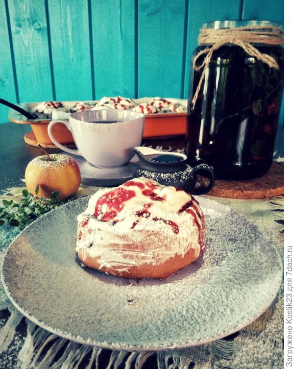 Подавайте булочки Синнабон обязател ьно с соусом из Калины ,поливая им булочки ...Иииии Bon Appetit...