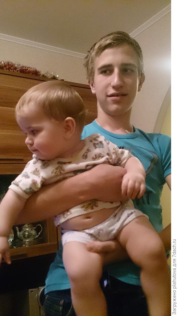 Сейчас в телефоне только с Семой, средним, нашла фото.