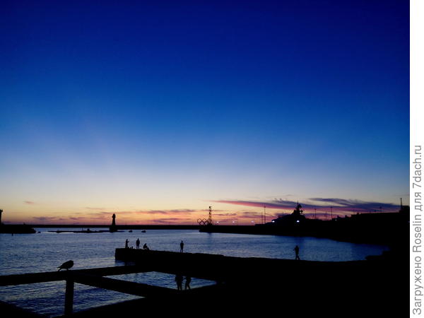 Закат на сочинской набережной