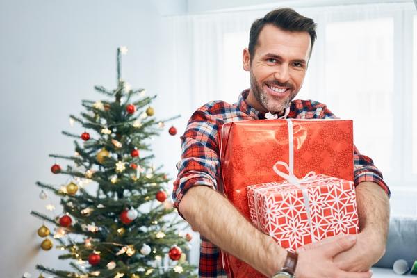 Что подарить своему Деду Морозу на Новый год?