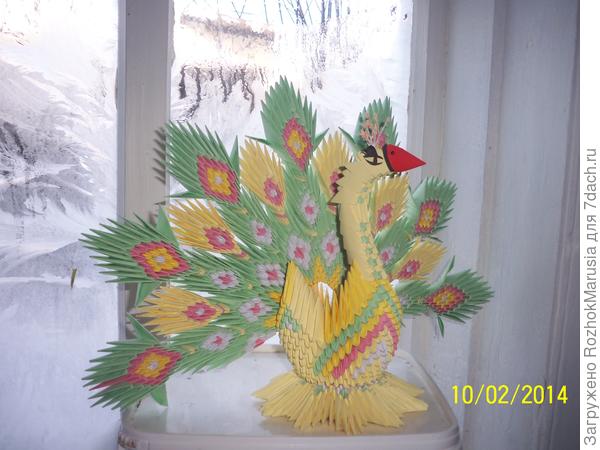 Птица-павлин - опять же всё из бумаги