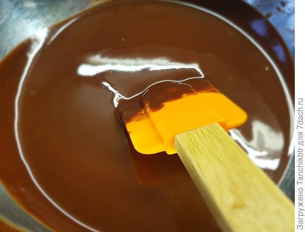 Растопить шоколад и масло