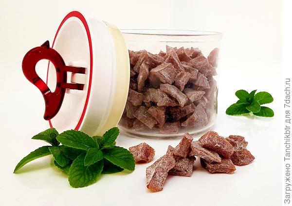 Полезно и вкусно. С балды добавила чуть свекольного сока :cool: Надо было либо больше добавлять, либо не использовать вообще)))