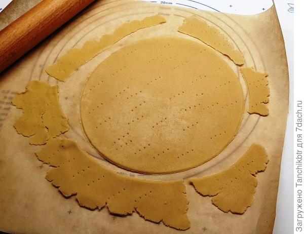 Кстати, в этот раз использовала другой мед и тесто получилось, как с картинки. Масляно-медовую смесь спокойно уварила в течение 7 минут без намека на карамелизацию