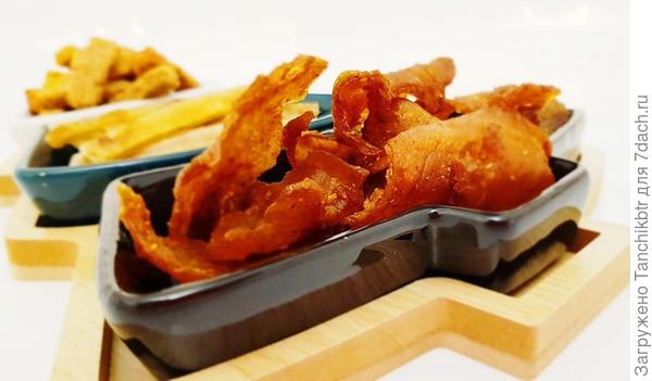 Из этой же серии приготовления еще куриные джерки очень вкусны, как и соломка из горбуши. Смело рекомендую ✅