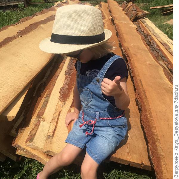 Ну и 3х летний прораб конечно же) который ежедневно принимал обьекты)))
продолжение нашей истории следует.....