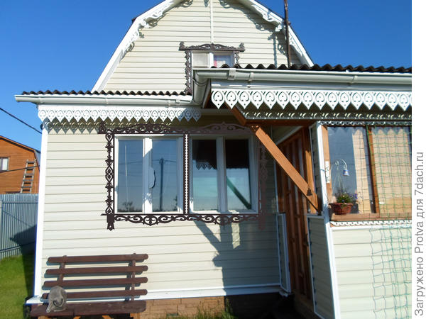 Сделал в фотошопе внешний вид будущих наличников на веранде.