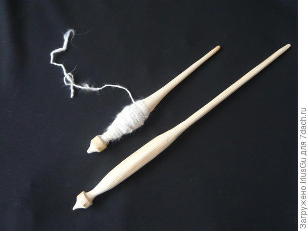 Самодельные веретена, на которых училась прясть