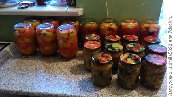 Помидора десертная( в чесночной заливке)