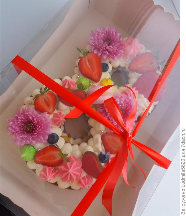 Еще чуть  сладостей