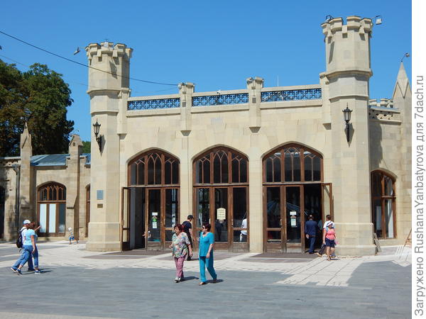 Главный вход в галерею.
