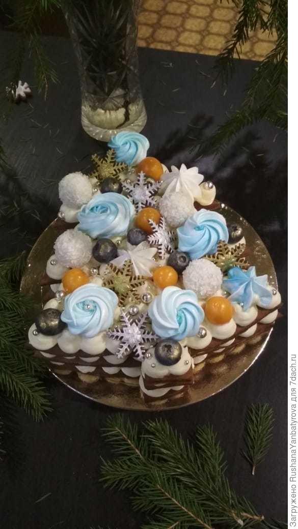 Новогодний торт рада разделить с дорогими семидачниками!