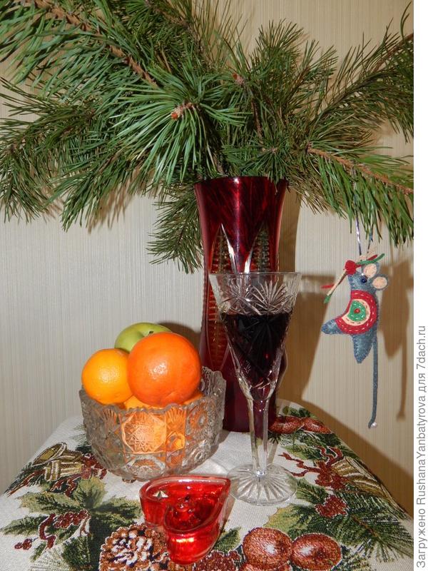 Хрусталь появился в семье в середине 80-х. Есть еще и рюмки.