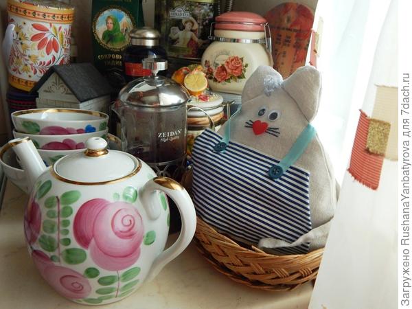 Вот и все мое добро. А стеклянный сидит под Крыской.