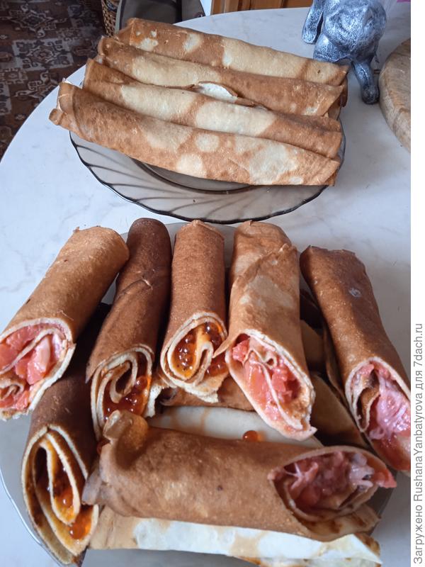 Блинцы для моих гостей с икрой и рыбкой