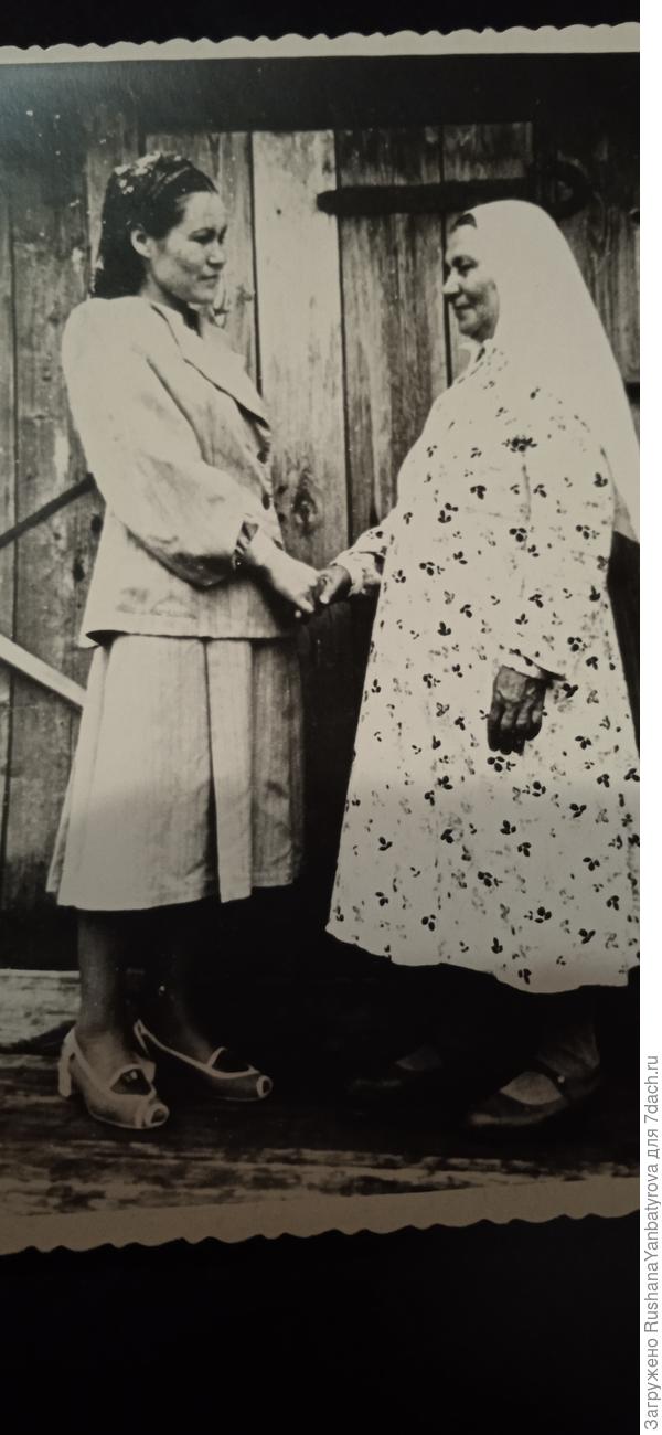 А в конце 40х и начале 50х женщины носили пиджаки.и