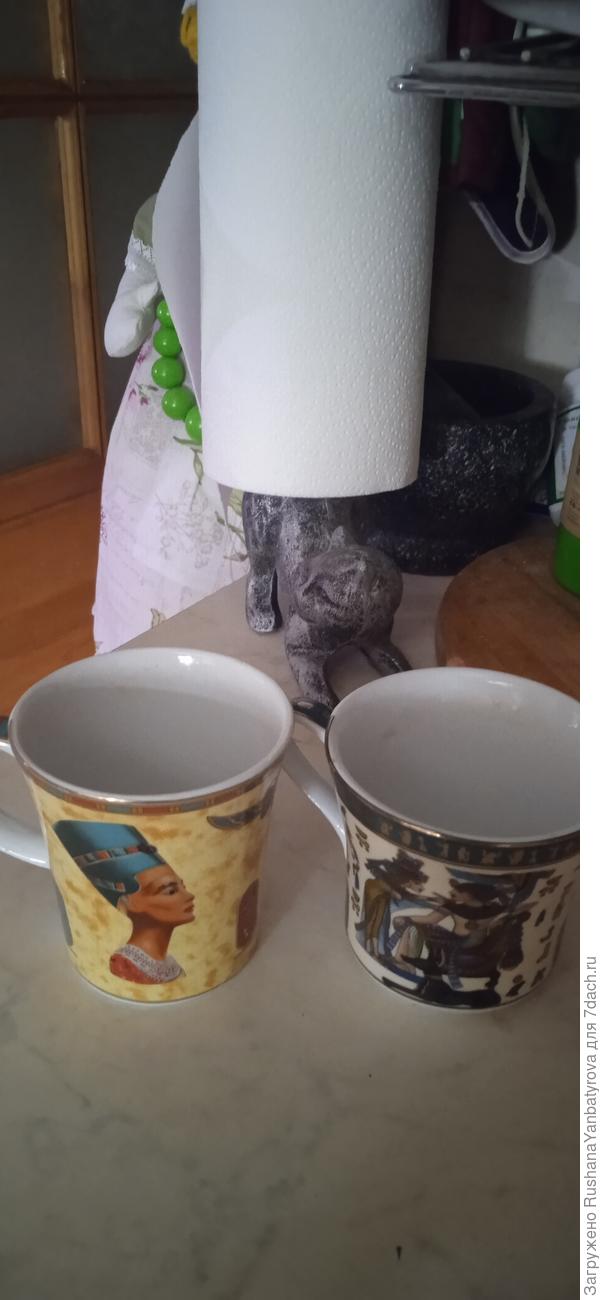 Эти я привезла родителям из Египта, они вернулись ко мне.