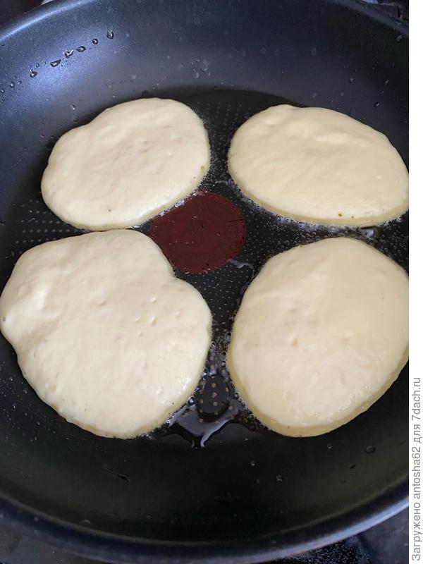 Обжариваем с каждой стороны примерно по 2 минуты