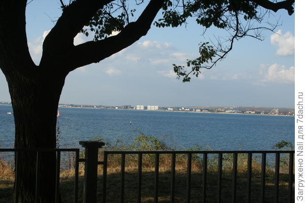 Вид с набережной.