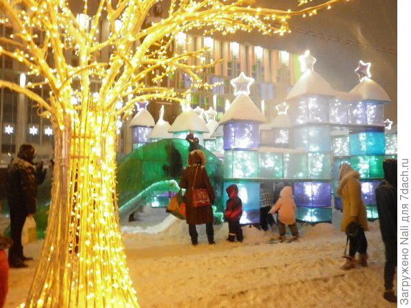 Ледяной городок с детскими горками