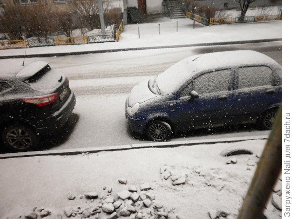 За окном всё метёт...