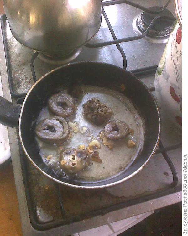 ...и обжарил, порезав кружочками