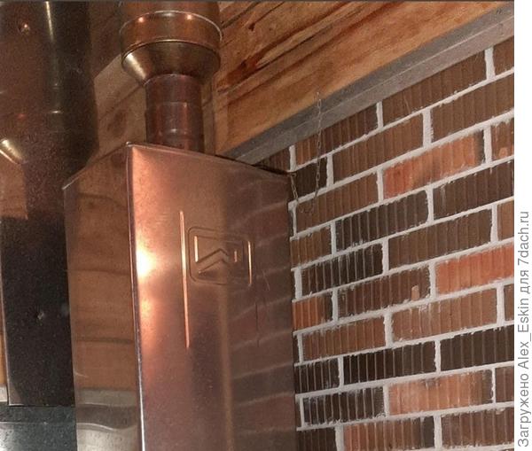 справа вверху,где цепочка