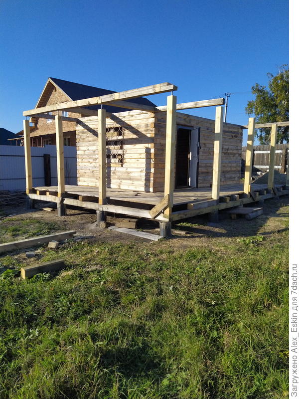 уложили верхнюю обвязку на компенсаторы усадки