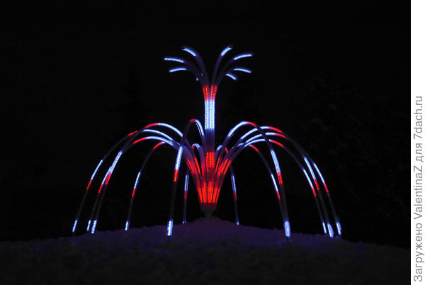 Затра постараюсь днем сфотографировать нашу зиму. Хорошо бы, снег не облетел с деревьев.