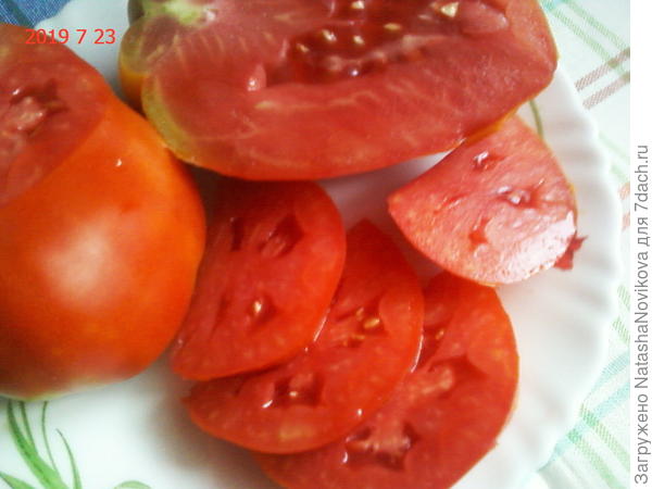 вкус интересный, то ли томат, то ли перец, что то смешанное))