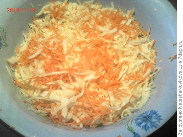 добавила морковь